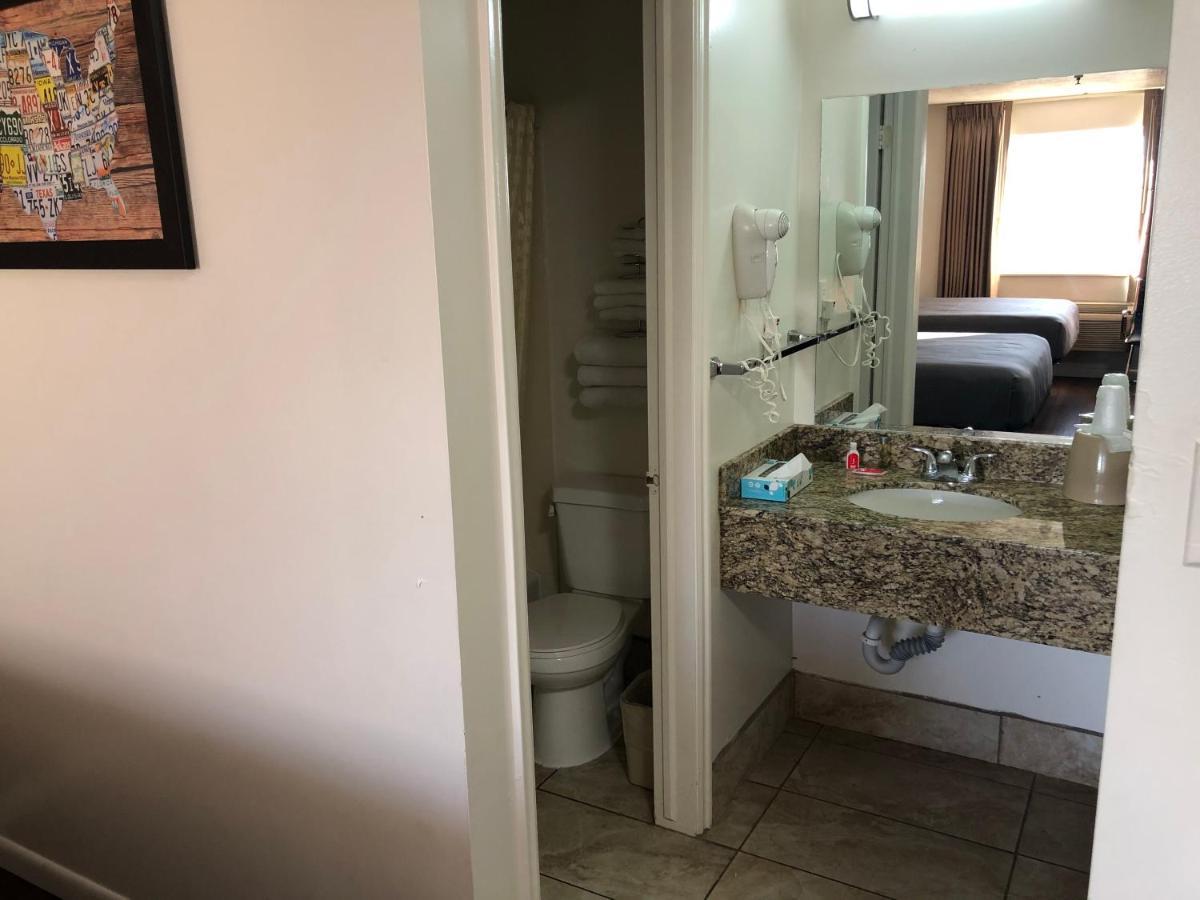 Hotel Ameri-stay &