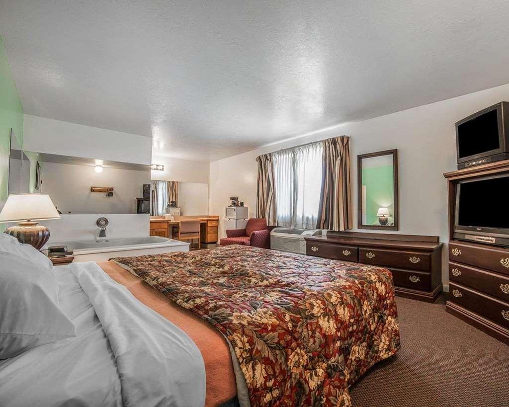 Ameri-stay & 2* Clearfield