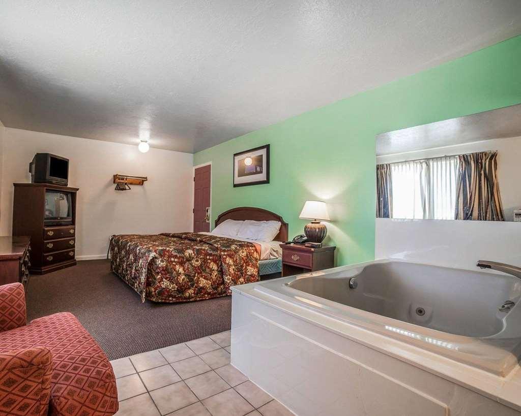 Hotel Ameri-stay &